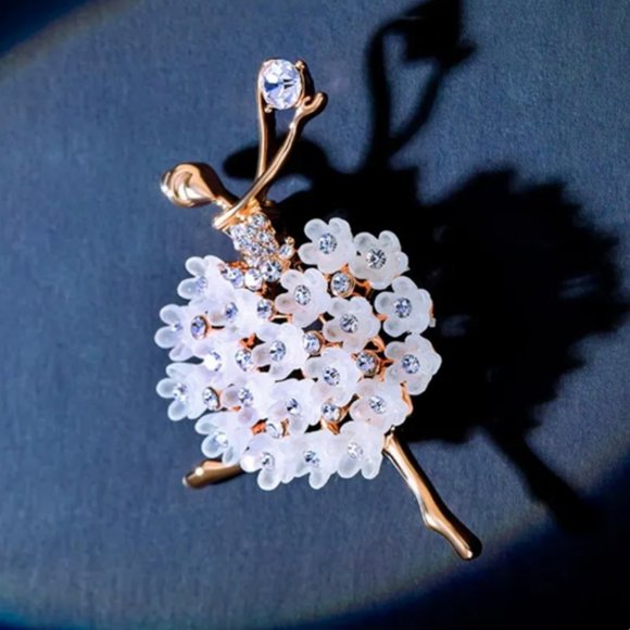๐50% OFF/3+...Ballerina/Dancer Brooch - Picture 1 of 8